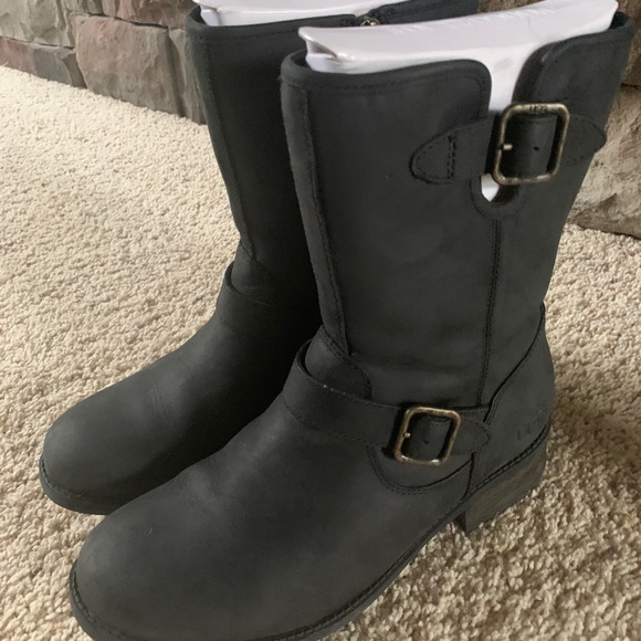 ugg chaney buckle boots